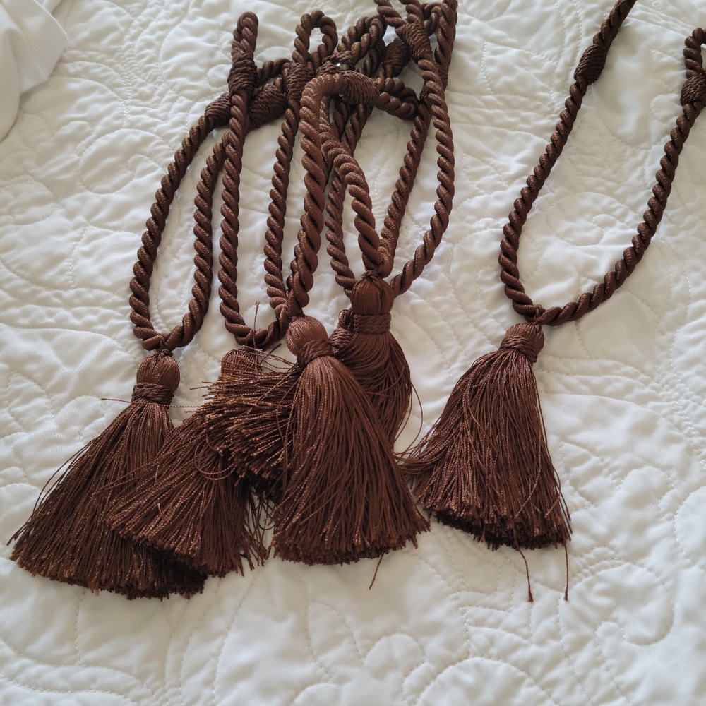 Tie backs total 6ct
